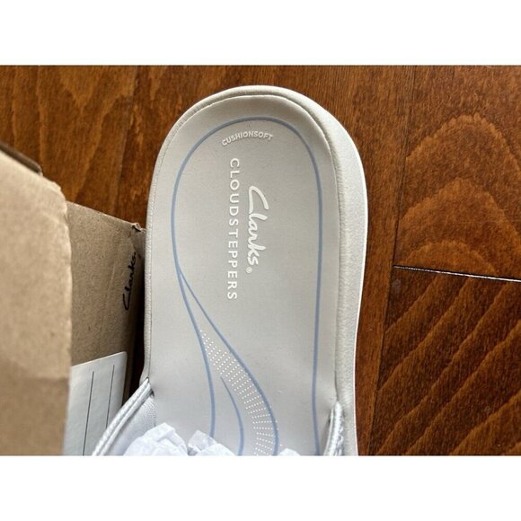 Clarks Women's Slide Sandal 11 M Bay Metallic Silver Camo Open Toe NEW - Picture 3 of 10